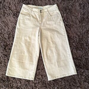 FDJ French dressing cream colored jorts size 8 goucho style jorts
